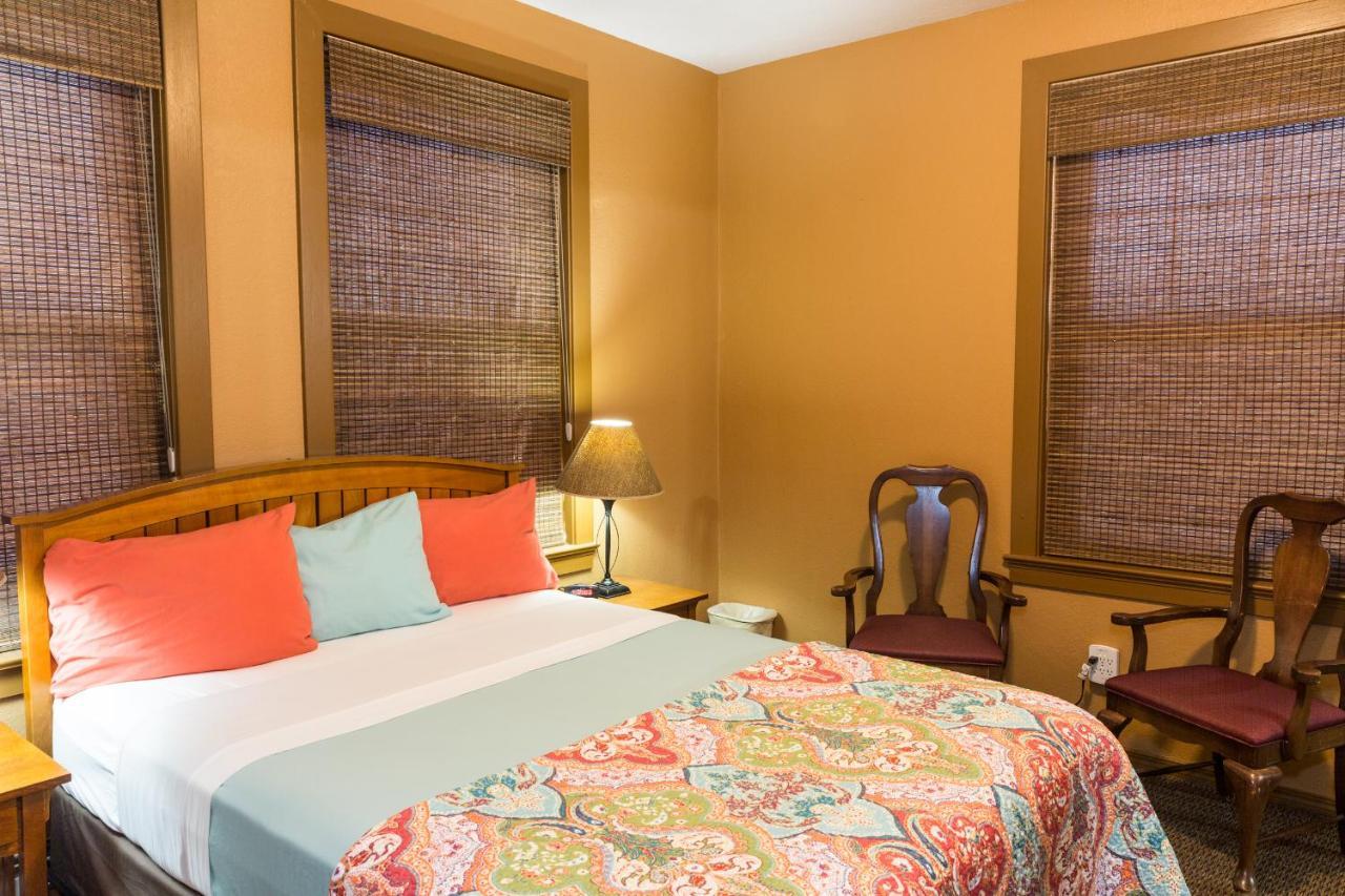 Hotel Cathlamet